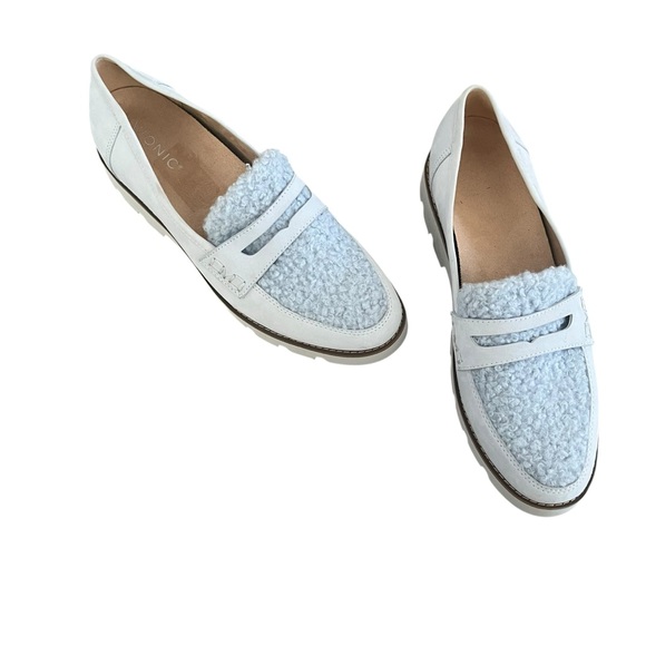 Vionic Women's Cheryl Faux Fur Comfort Penny Loafer Baby Blue Size 9 Lug Sole - Picture 4 of 11